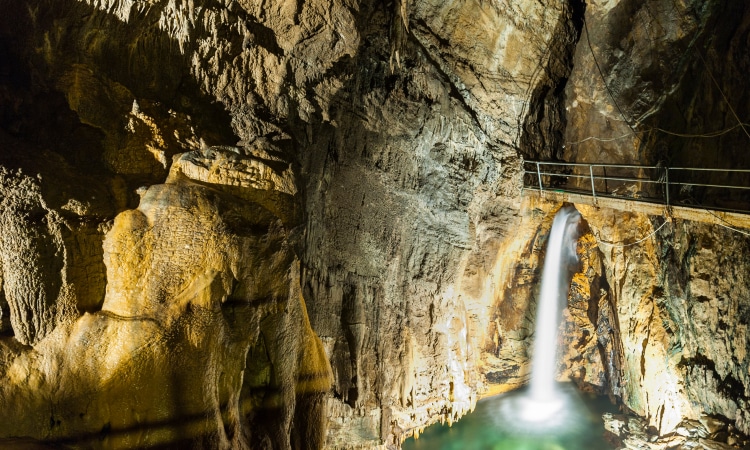 Le più belle grotte da visitare con i bambini in Italia