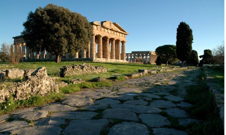 Paestum con i bambini: templi, mare e mongolfiere