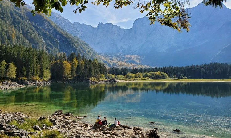 Una visita da non perdere a Tarvisio con i bambini: i Laghi di Fusine